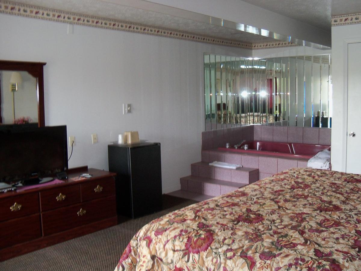Valley Motel Pittsburgh Harmarville Екстер'єр фото