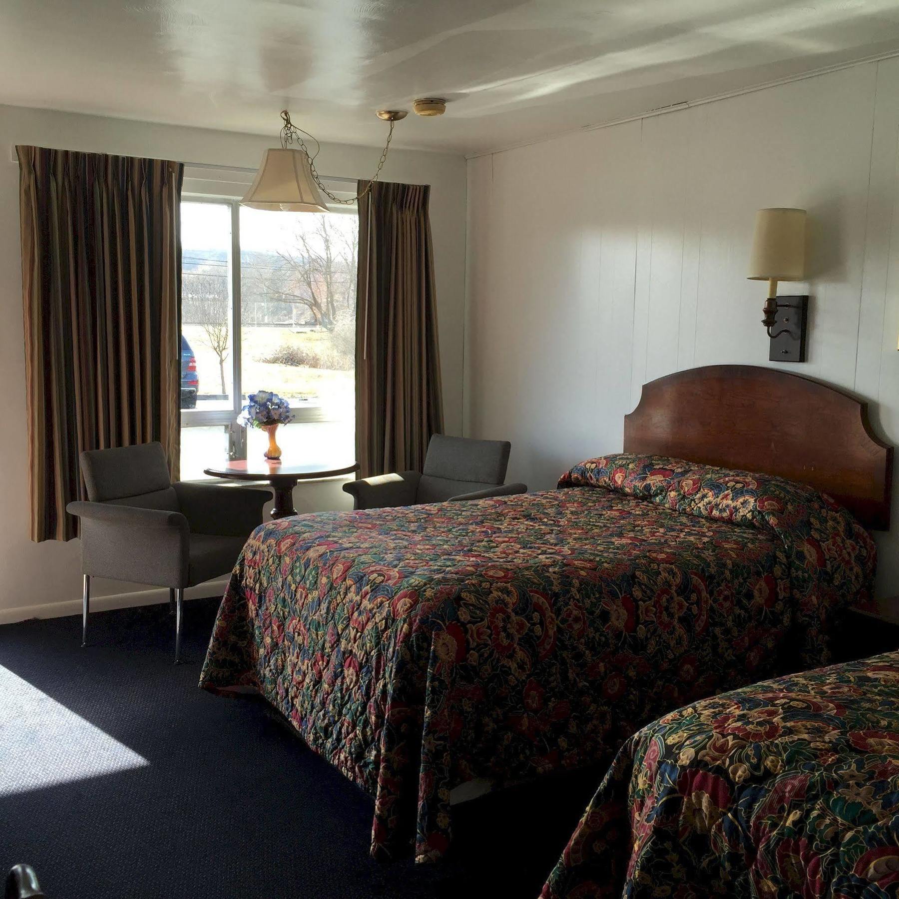 Valley Motel Pittsburgh Harmarville Екстер'єр фото