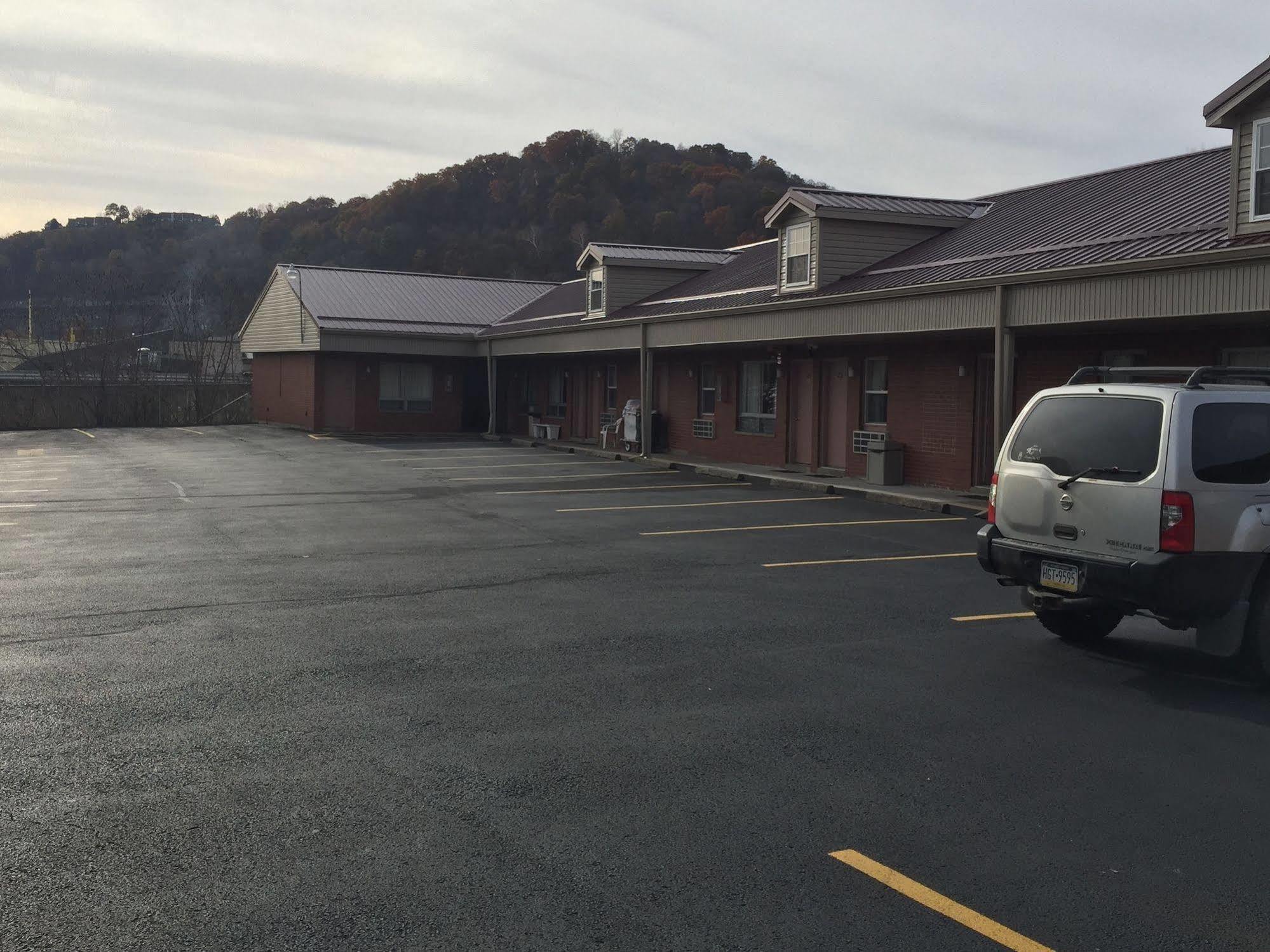 Valley Motel Pittsburgh Harmarville Екстер'єр фото